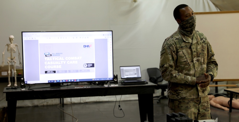 Medics with Task Force Sovereign provide Tactical Combat Casualty Care class to Soldiers at Camp Buehring