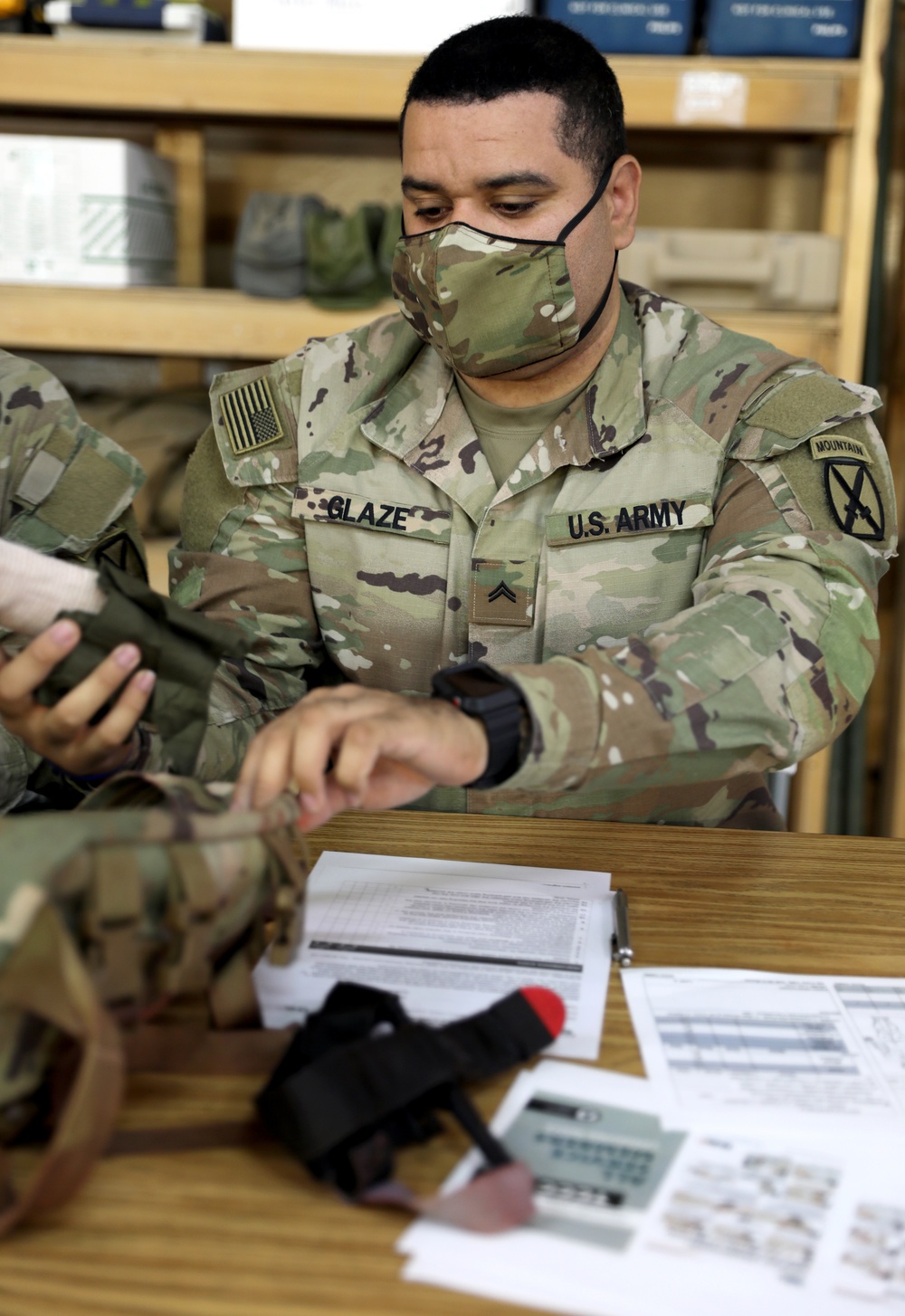 Medics with Task Force Sovereign provide Tactical Combat Casualty Care class to Soldiers at Camp Buehring