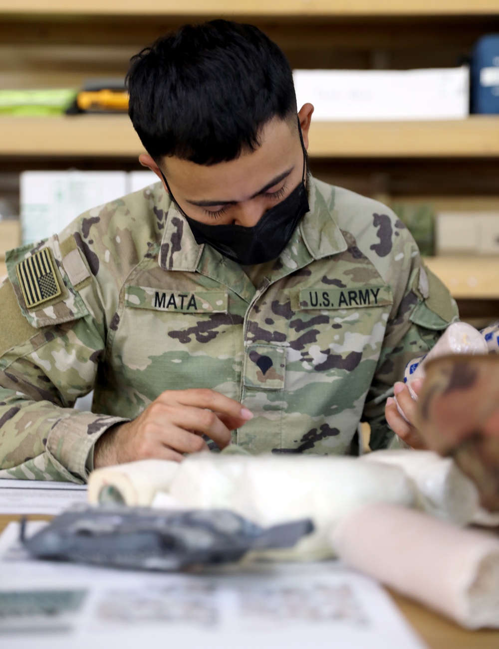 Medics with Task Force Sovereign provide Tactical Combat Casualty Care class to Soldiers at Camp Buehring