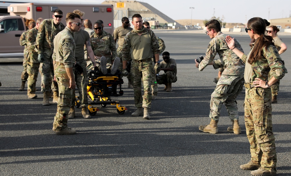 Task Force Raptor medics conduct hot/cold load training to Airmen at Camp Ali Al Salem