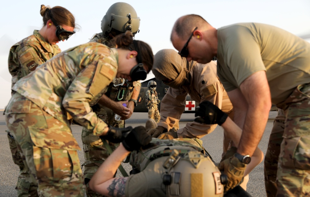 Task Force Raptor medics conduct hot/cold load training to Airmen at Camp Ali Al Salem