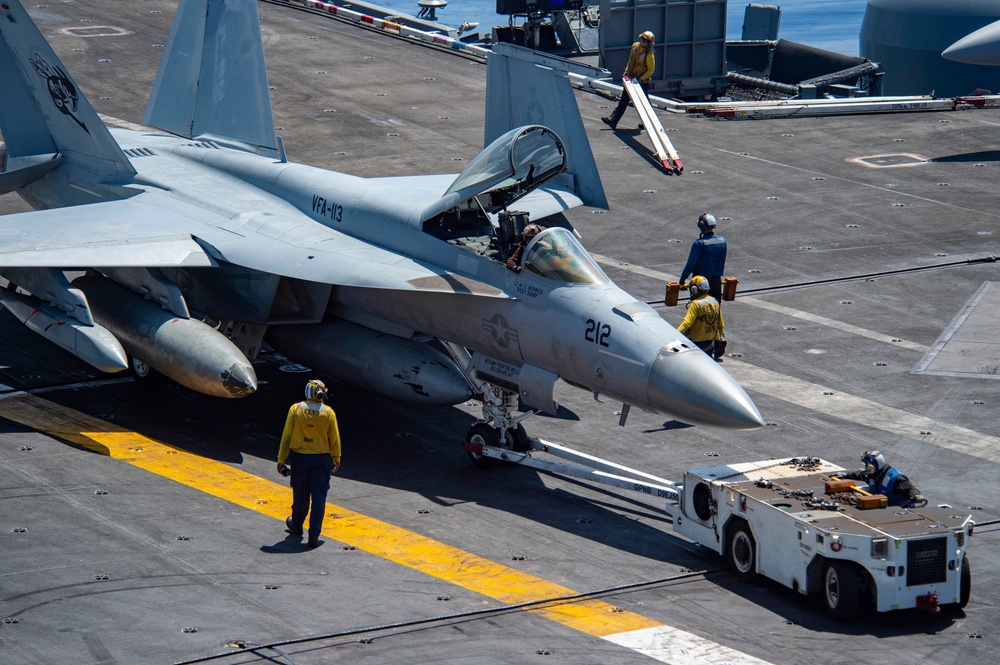 USS Carl Vinson (CVN 70) Conducts Flight Operations in South China Sea