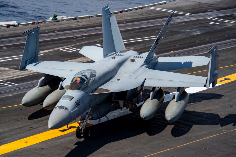 USS Carl Vinson (CVN 70) Conducts Flight Operations in South China Sea