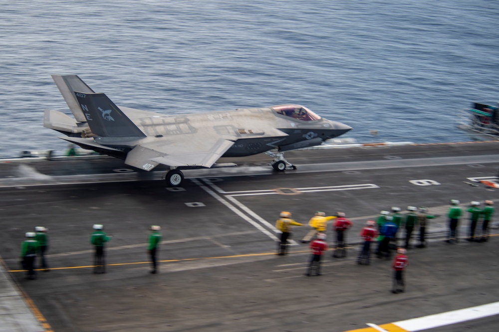 USS Carl Vinson (CVN 70) Conducts Flight Operations in South China Sea