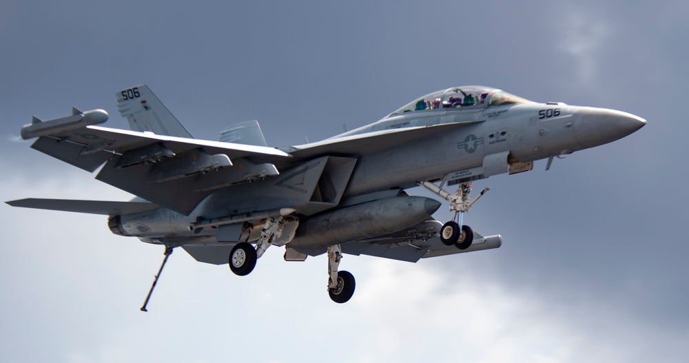 USS Carl Vinson (CVN 70) Conducts Flight Operations in South China Sea