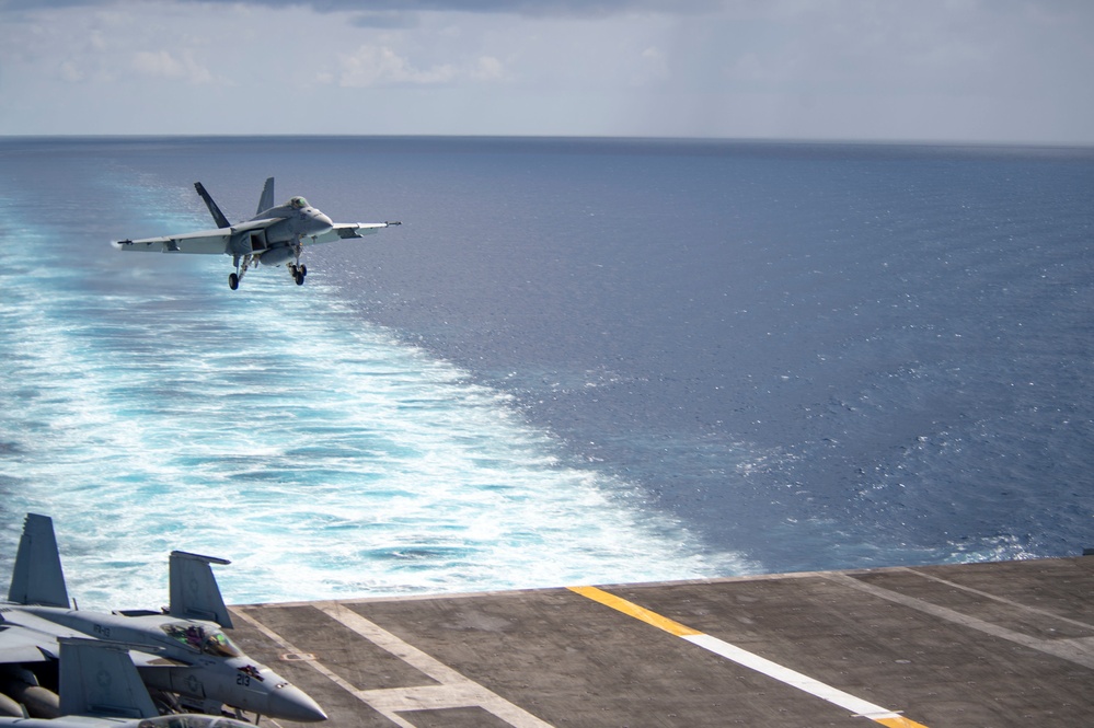 USS Carl Vinson (CVN 70) Conducts Flight Operations in South China Sea