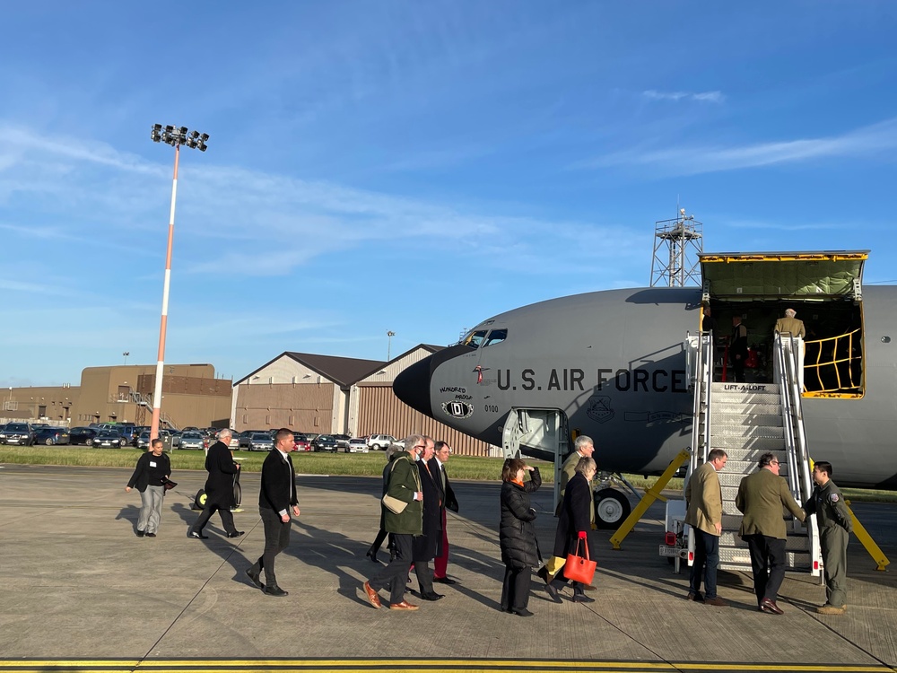 Team Mildenhall hosts high sheriffs and deputy lieutenants for familiarization visit