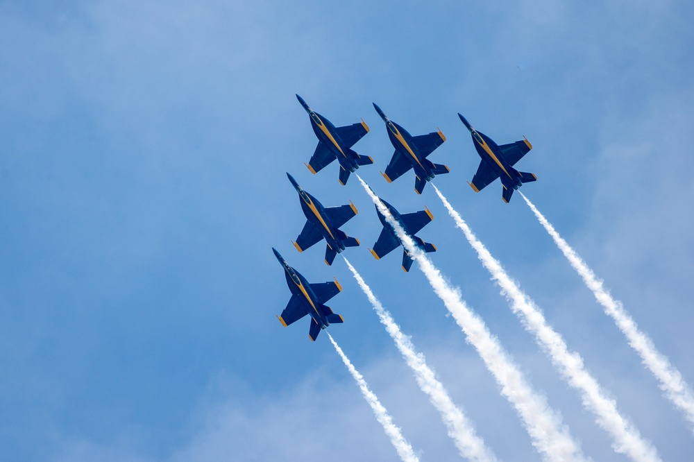 Blue Angels Navy Flight Demonstration Team - Duluth, Minnesota