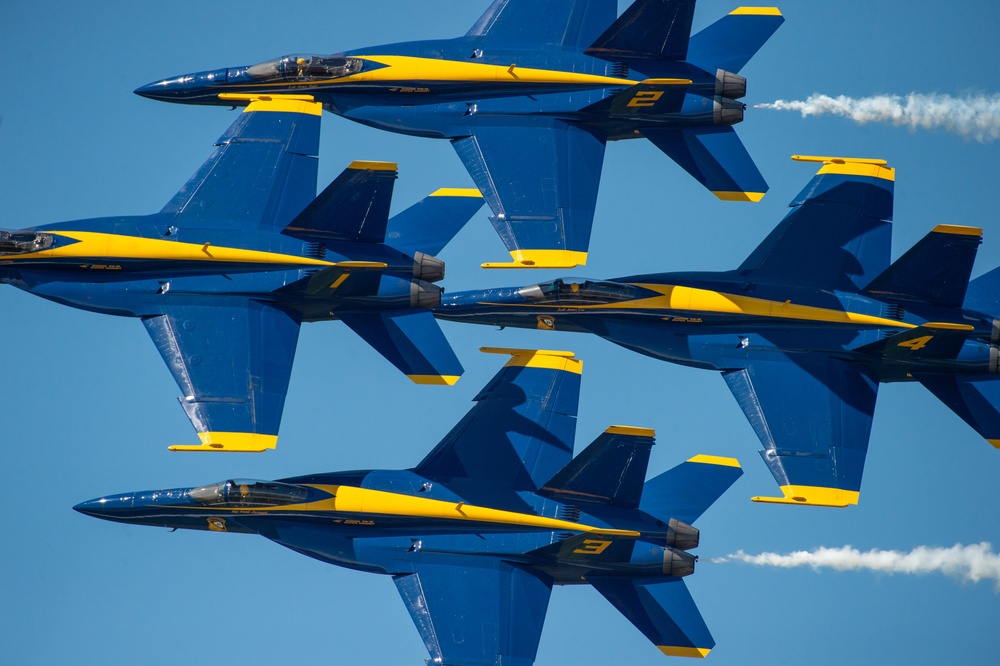 Blue Angels Navy Flight Demonstration Team - Duluth, Minnesota