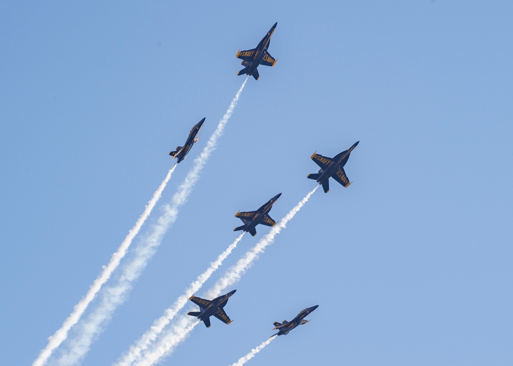 Blue Angels Navy Flight Demonstration Team – Huntington Beach, CA