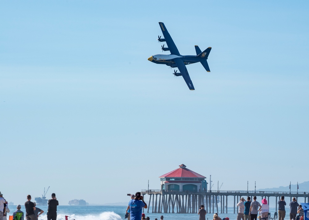 Blue Angels Navy Flight Demonstration Team – Huntington Beach, CA