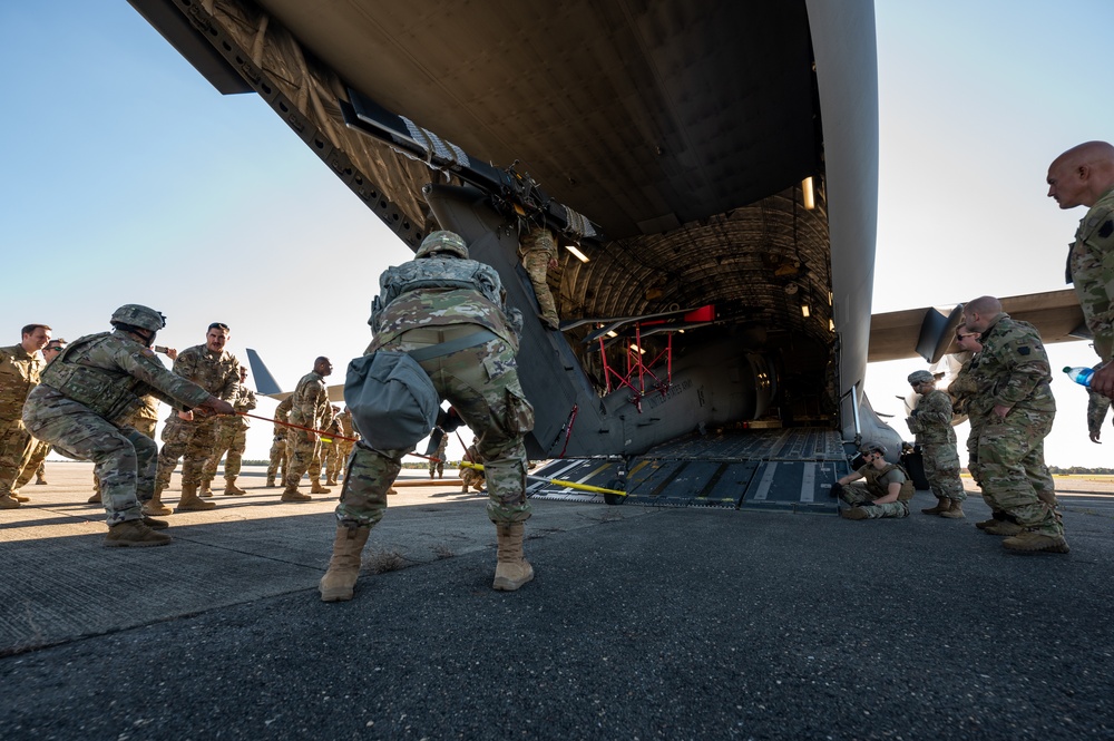 DVIDS - Images - UH-60M Black Hawk loaded on C-17A Globemaster III ...