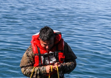 8th Special Troops Battalion Soldiers Conduct Drown Proof Exercise