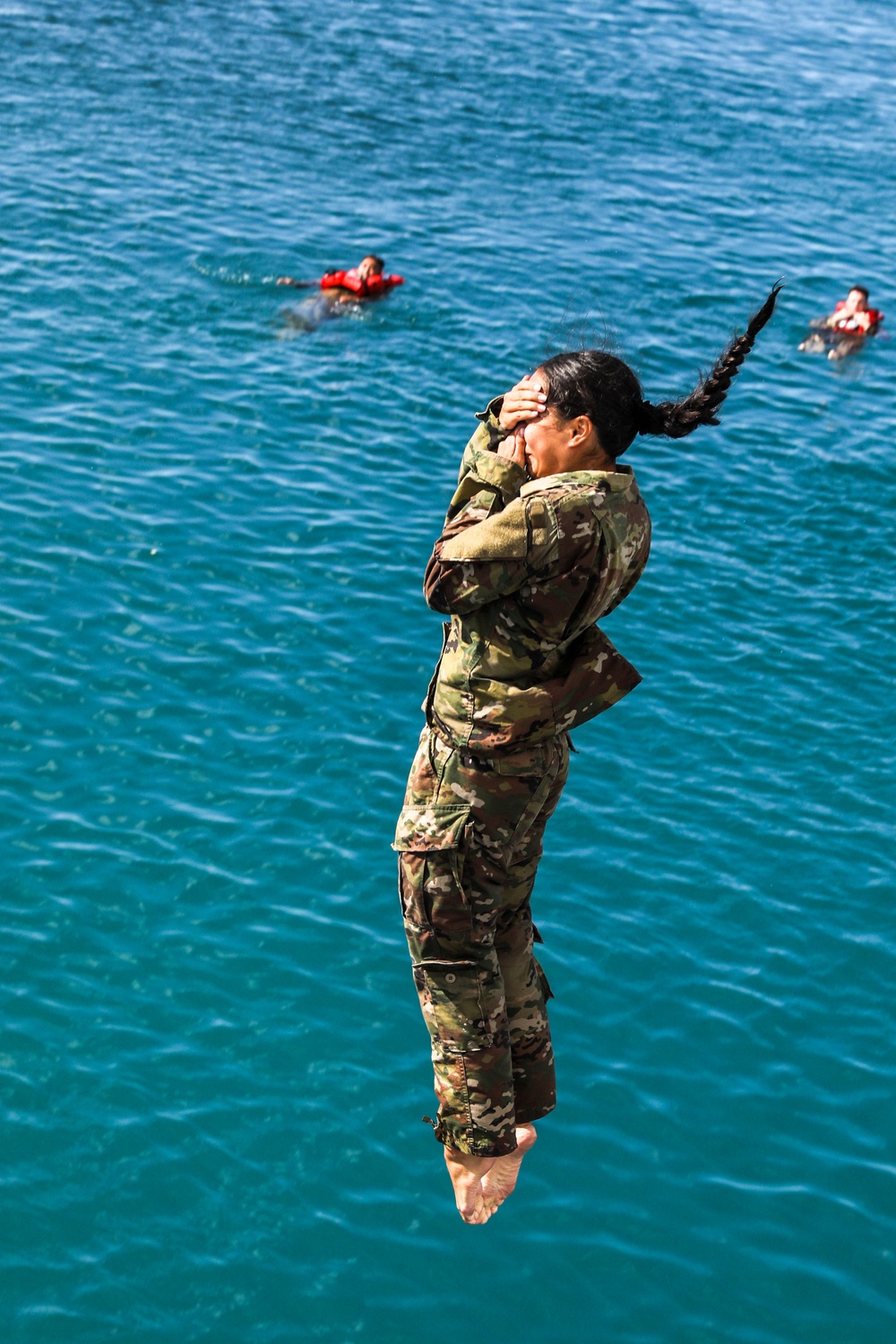 8th Special Troops Battalion Soldiers Conduct Drown Proof Exercise