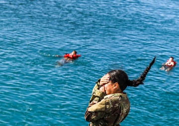 8th Special Troops Battalion Soldiers Conduct Drown Proof Exercise