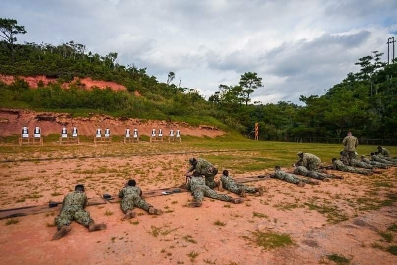 US Navy Seabees assigned to NMCB-5 qualify for marksmanship