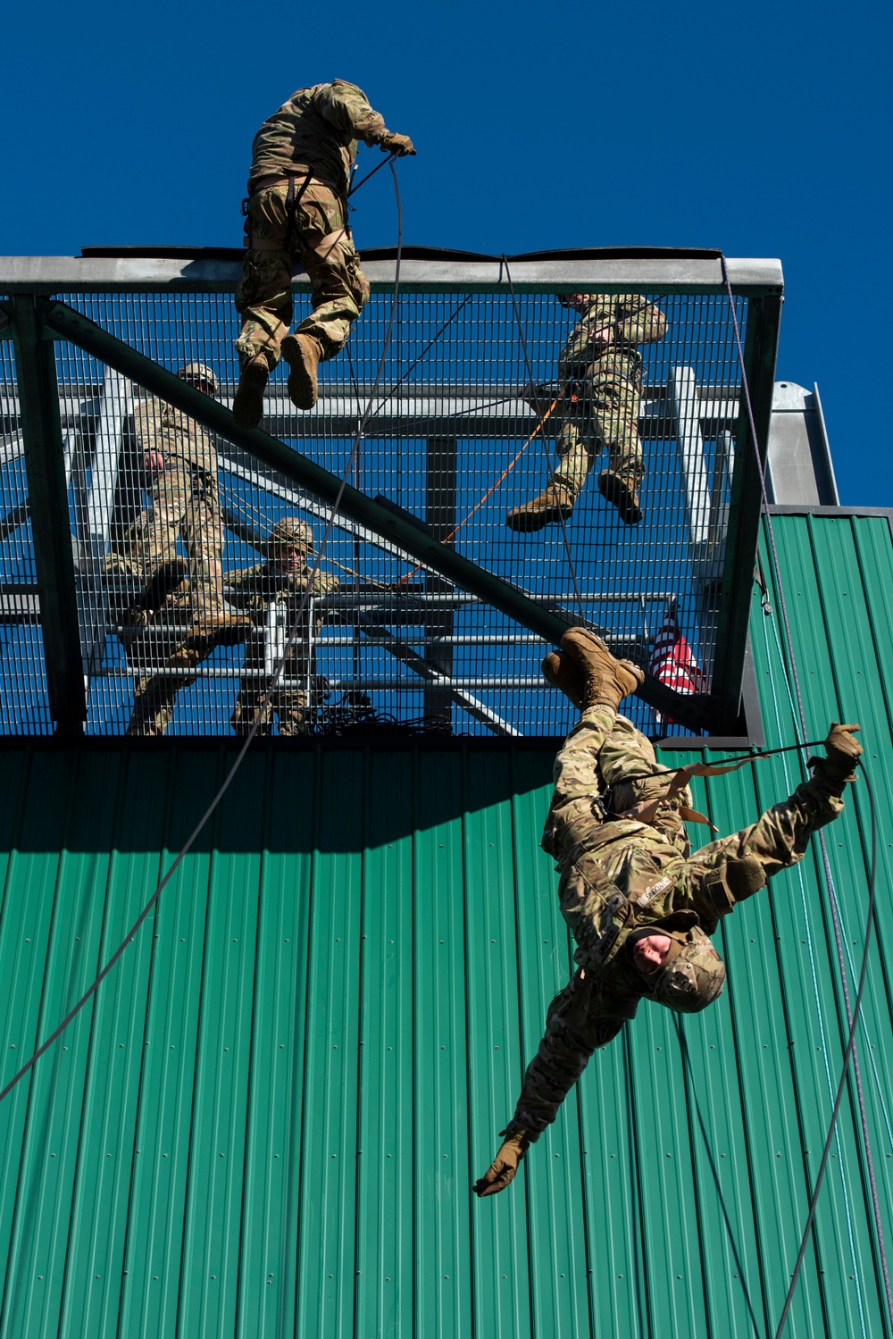 Indian and U.S. Army troops share rappel techniques during Yudh Abhyas 21