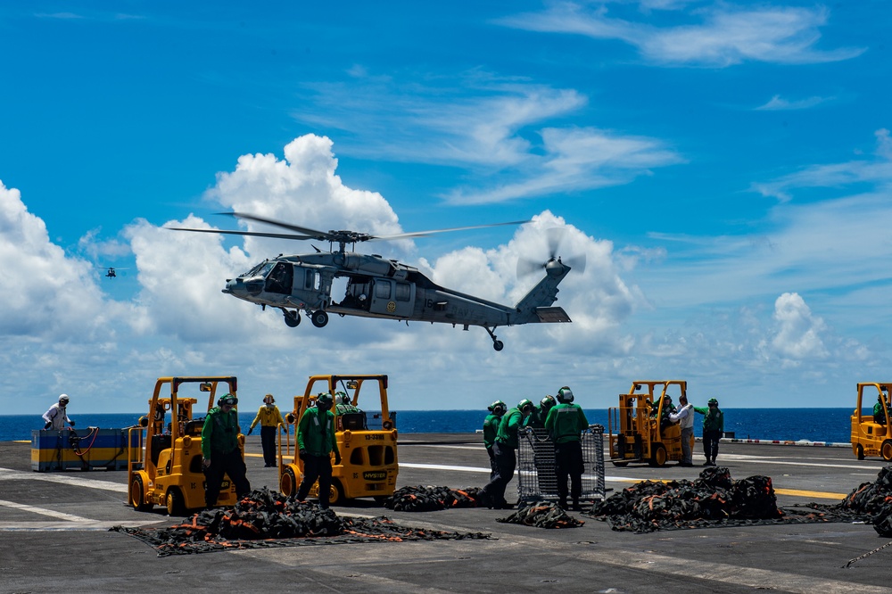 USS Carl Vinson (CVN 70) Conducts Replenishment-at-Sea