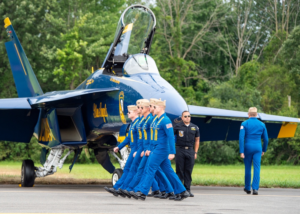 Blue Angels Navy Flight Demonstration Team – London Ontario, Canada
