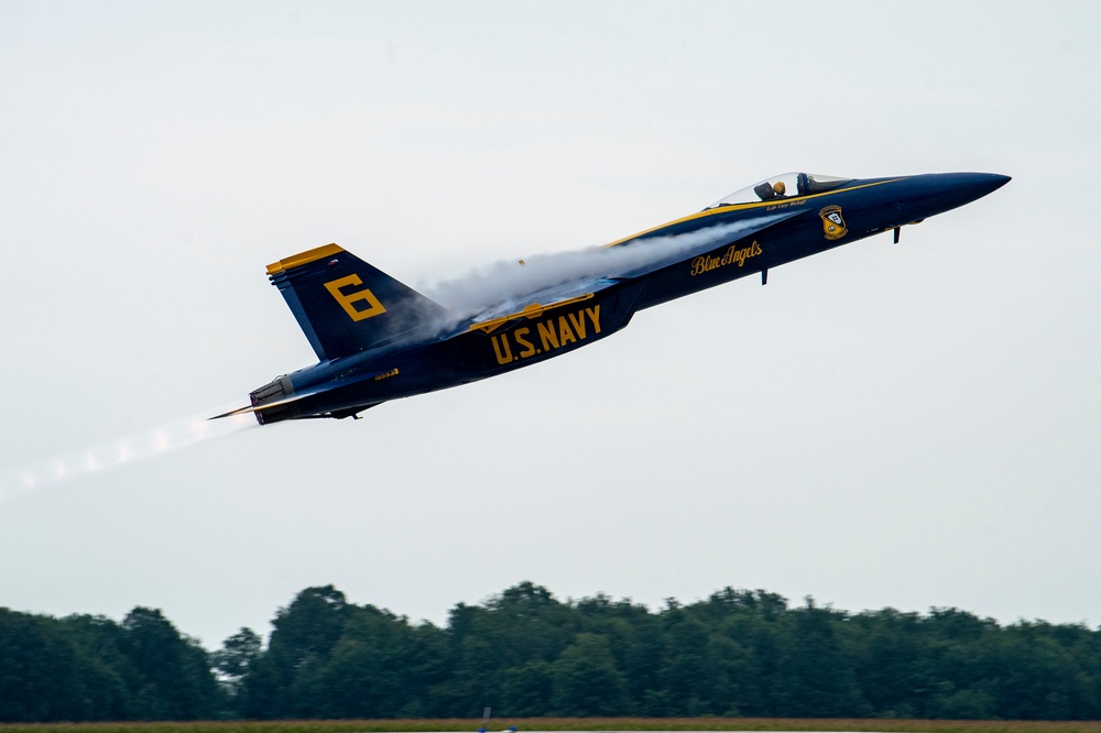 Blue Angels Navy Flight Demonstration Team – London Ontario, Canada