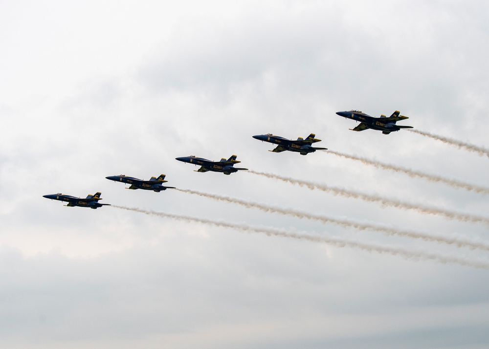 Blue Angels Navy Flight Demonstration Team – London Ontario, Canada