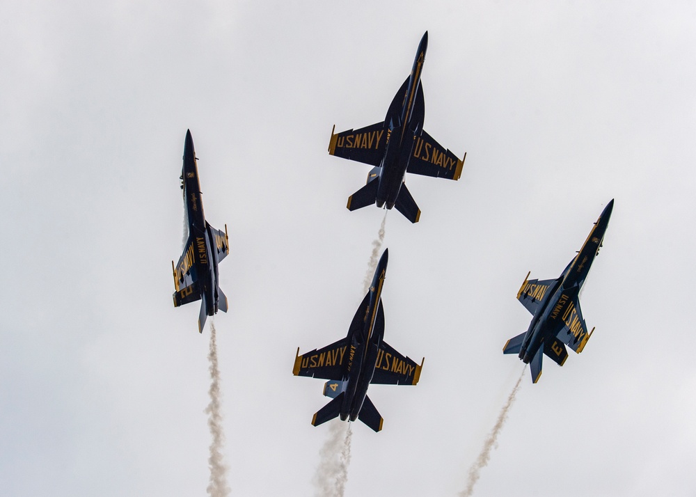 Blue Angels Navy Flight Demonstration Team – London Ontario, Canada