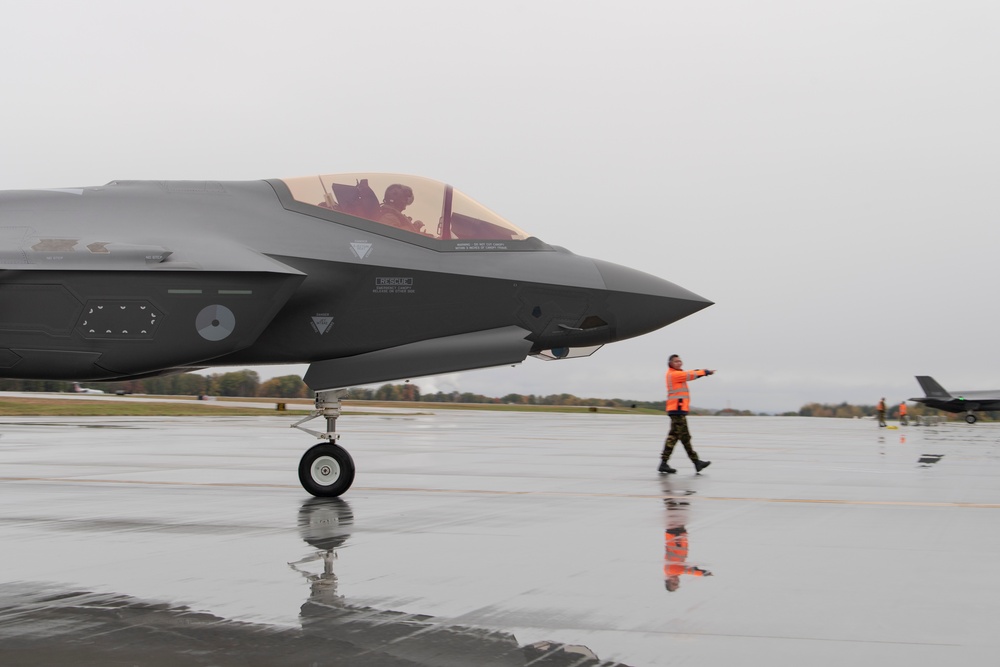 Dutch F-35s Visit VTANG