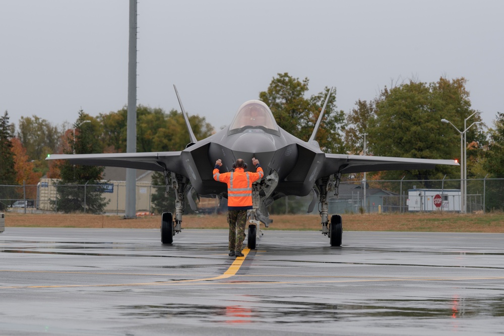 Dutch F-35s Visit VTANG