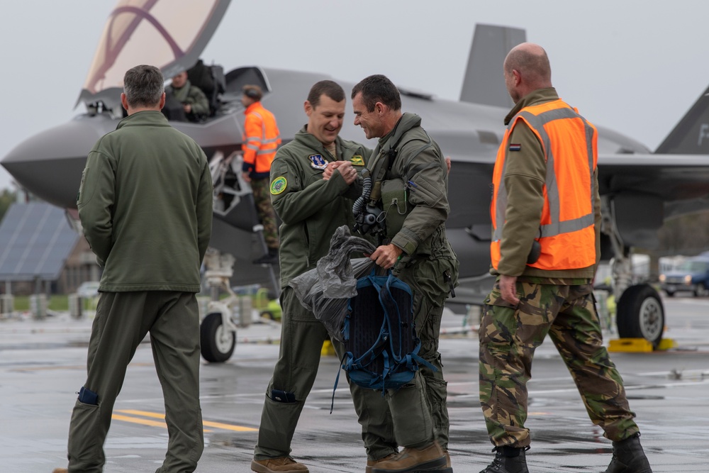 Dutch F-35s Visit VTANG