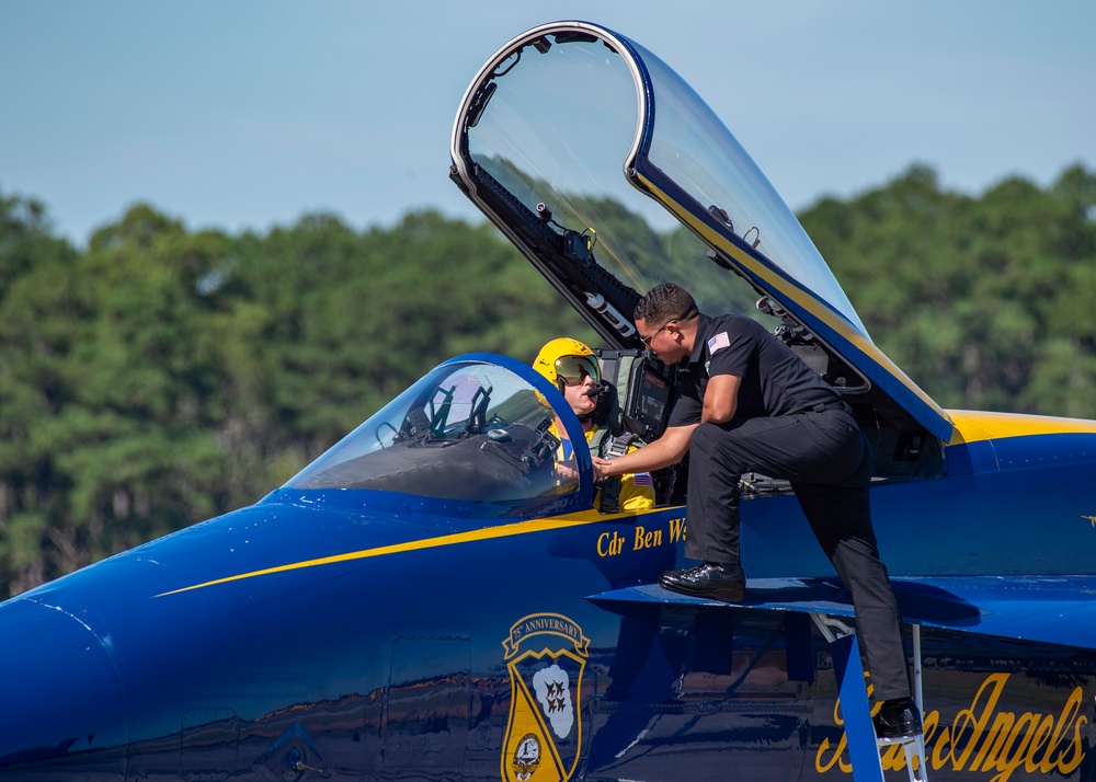 Blue Angels Navy Flight Demonstration Team – Cherry Point, North Carolina