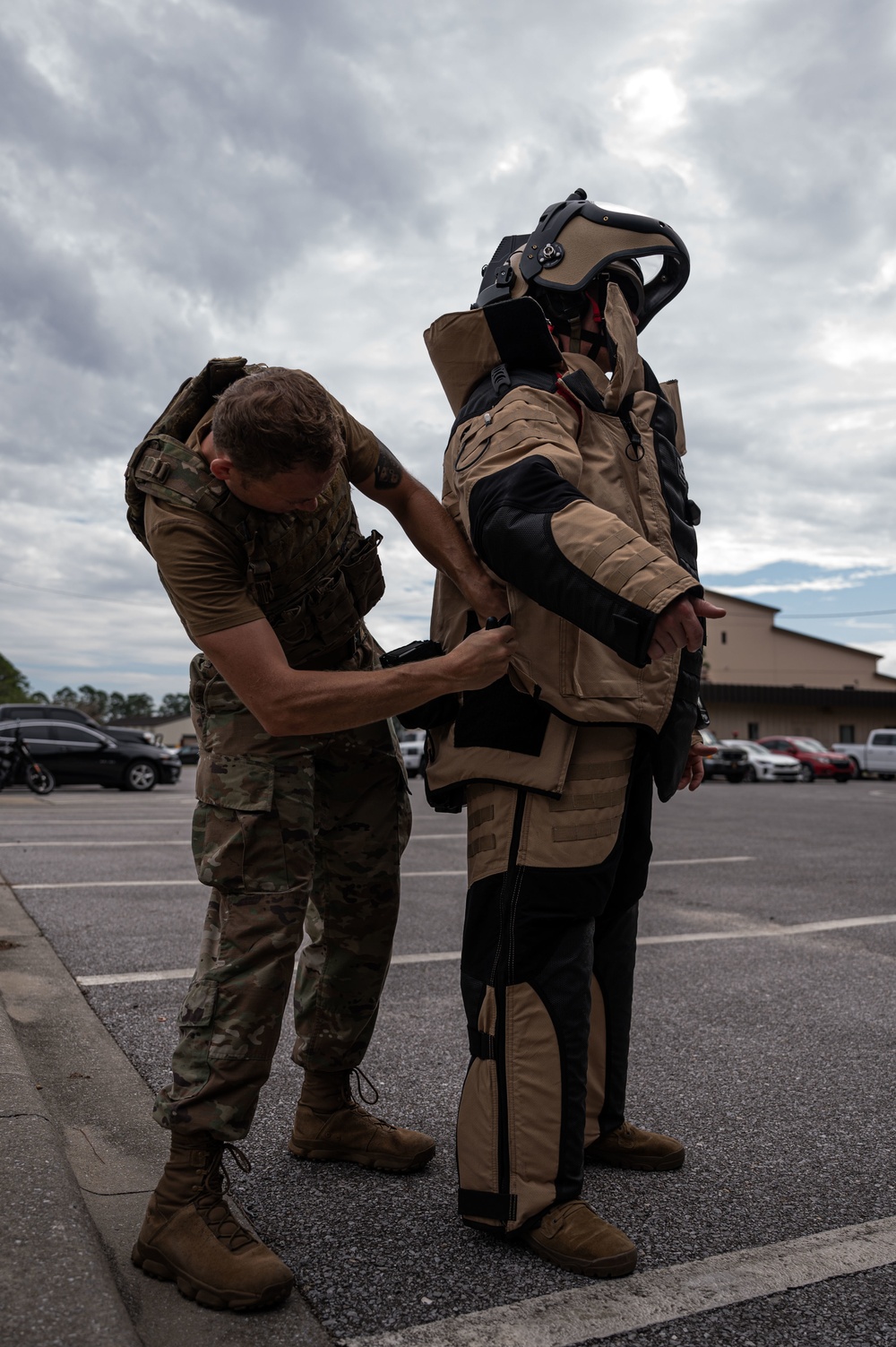 1st SOCES EOD Technicians Simulate IED Scenario