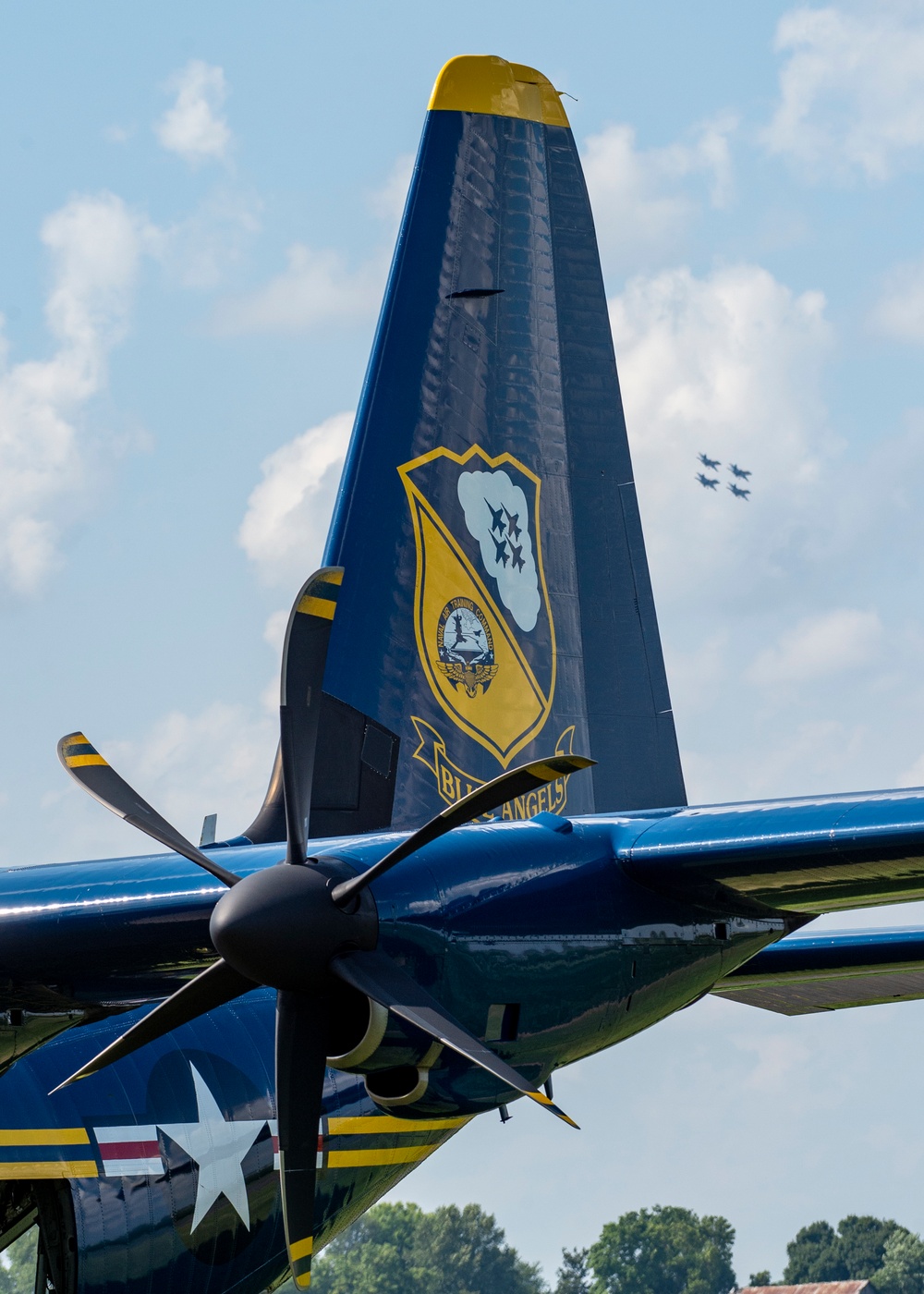 Blue Angels Navy Flight Demonstration Team – Owensboro, KY