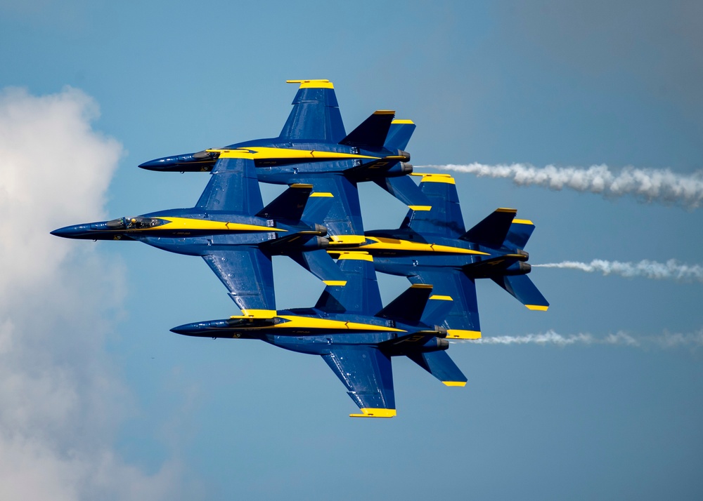 Blue Angels Navy Flight Demonstration Team – Owensboro, KY