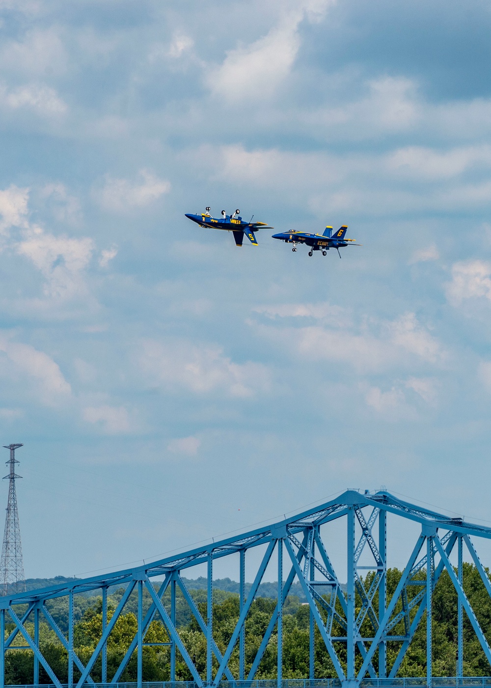 Blue Angels Navy Flight Demonstration Team – Owensboro, KY