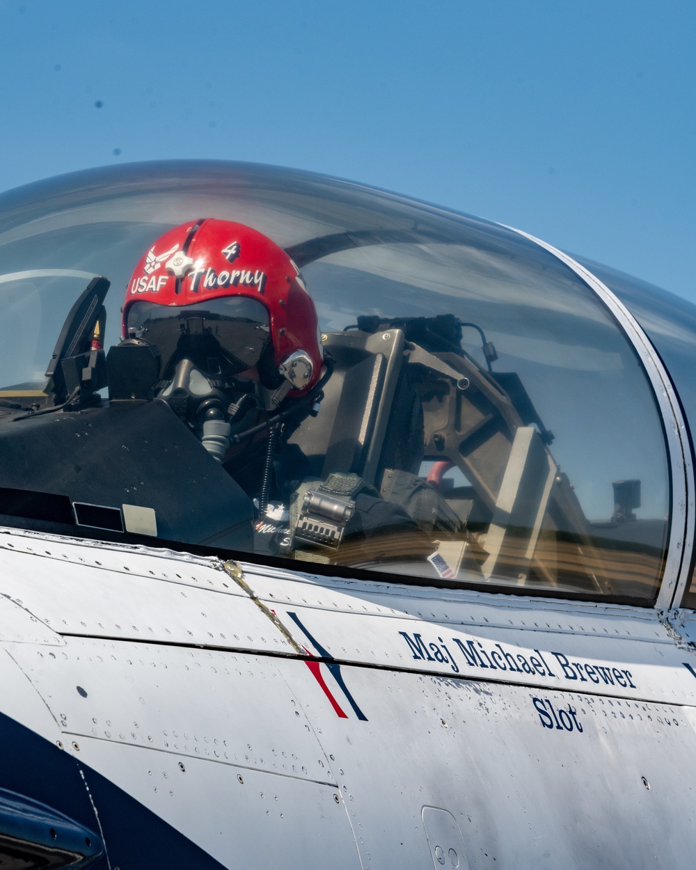 Oregon International Air Show features Thunderbirds