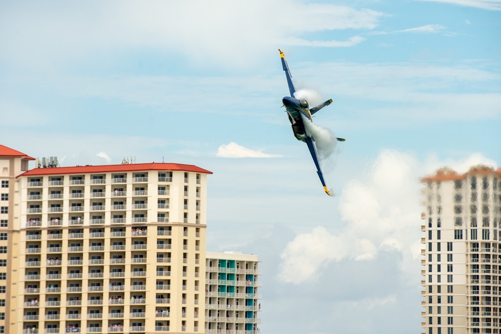 Blue Angels Navy Flight Demonstration Team – Pensacola Beach, FL