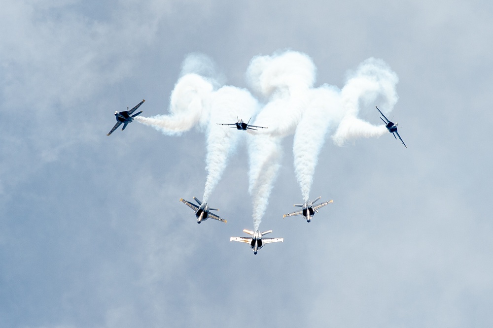 Blue Angels Navy Flight Demonstration Team – Pensacola Beach, FL