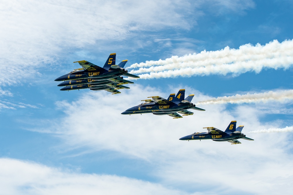 Blue Angels Navy Flight Demonstration Team – Pensacola Beach, FL