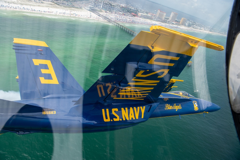 Blue Angels Navy Flight Demonstration Team – Pensacola Beach, FL