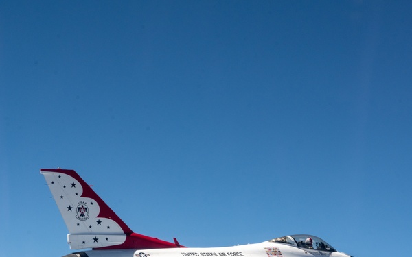 Thunderbirds fly over Mt. Hood