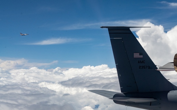 Thunderbirds fly over Mt. Hood