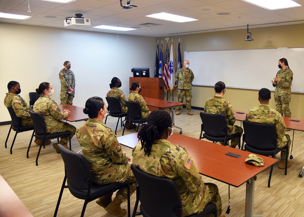 27th Chief of the Army Veterinary Corps visits Tri-Service Research Laboratory
