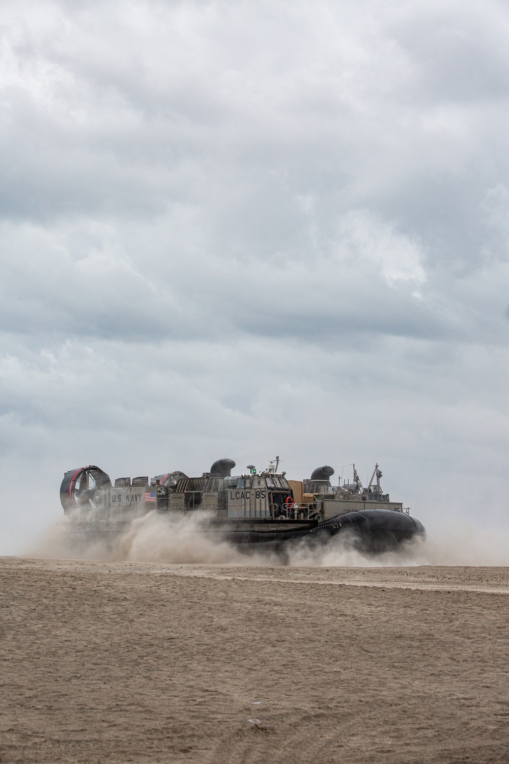 22MEU LCAC Beach Ops