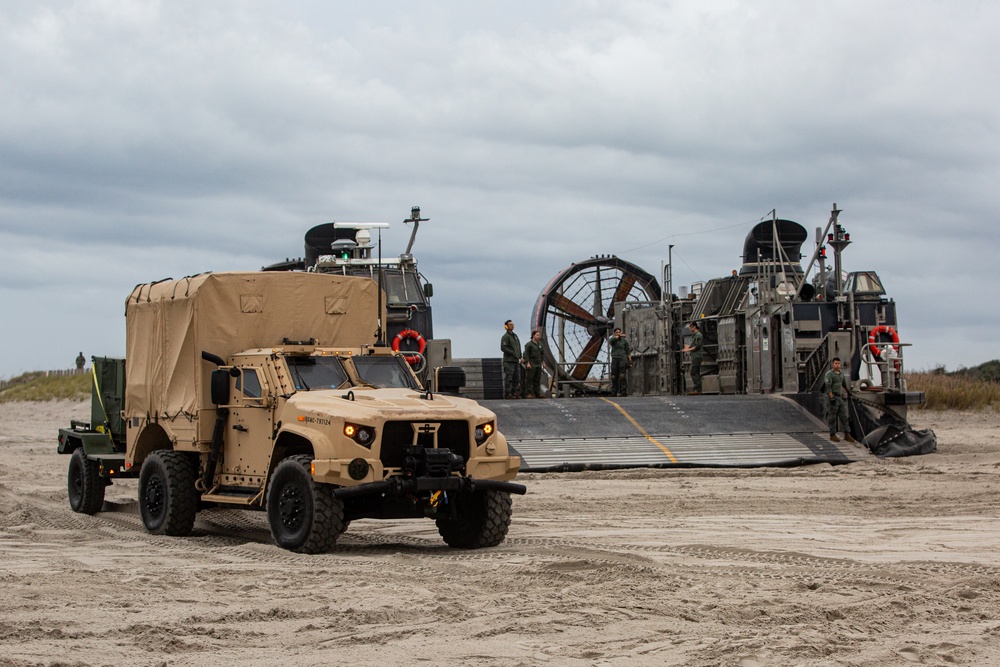 22MEU LCAC Beach Ops