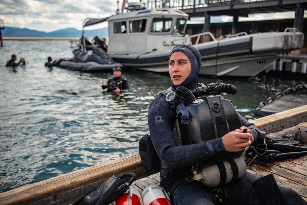 LOGSU-1 Divers Train at Altitude