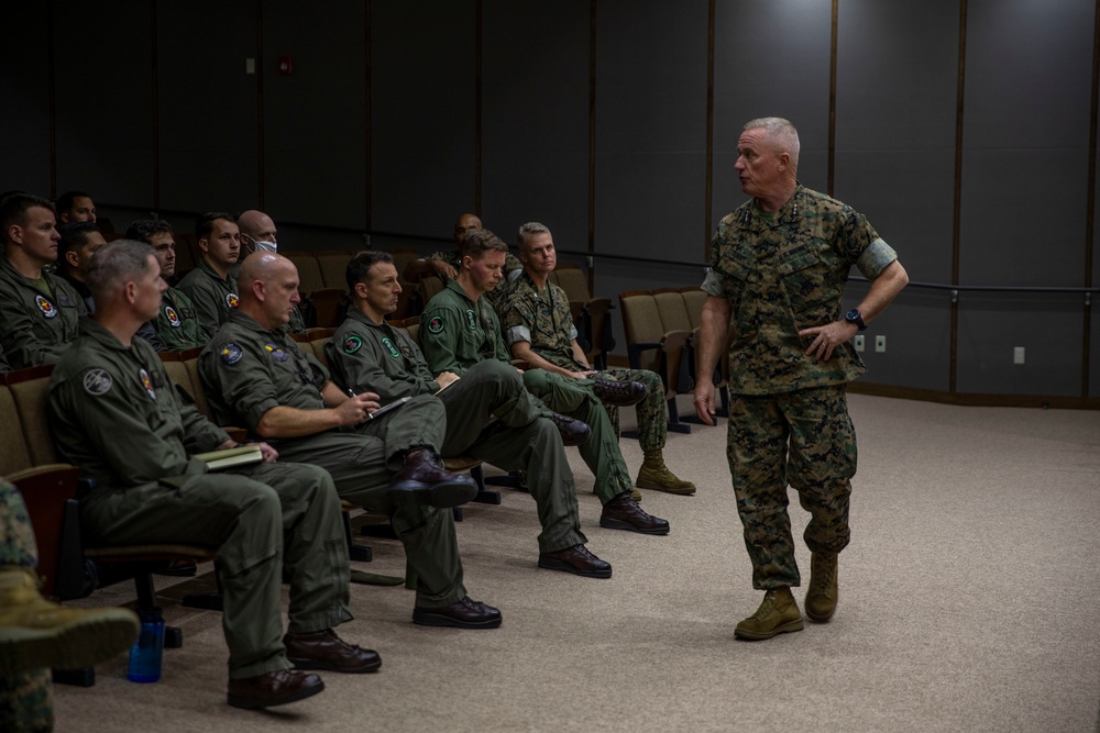 III MEF CG meets with 1st MAW CG, CO, and Tactical Air Support Pilots