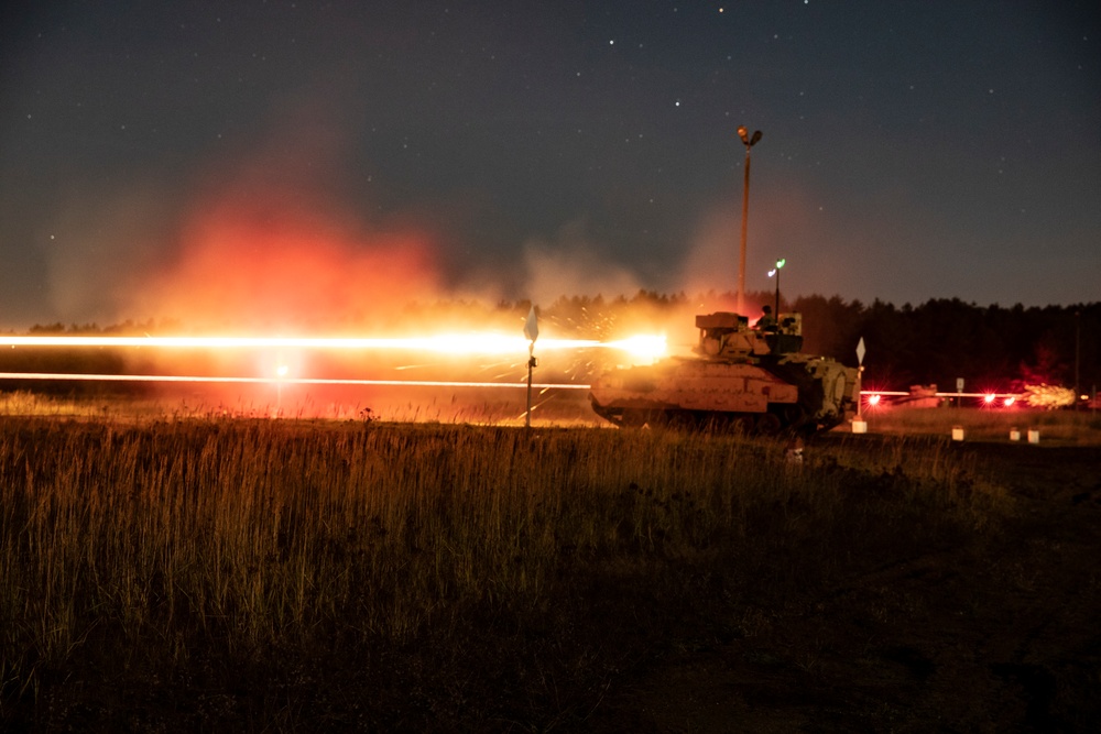 1ID conducts nighttime live-fire during Victory Eagle