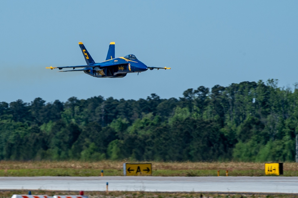 Blue Angels Navy Flight Demonstration Team – Beaufort, South Carolina