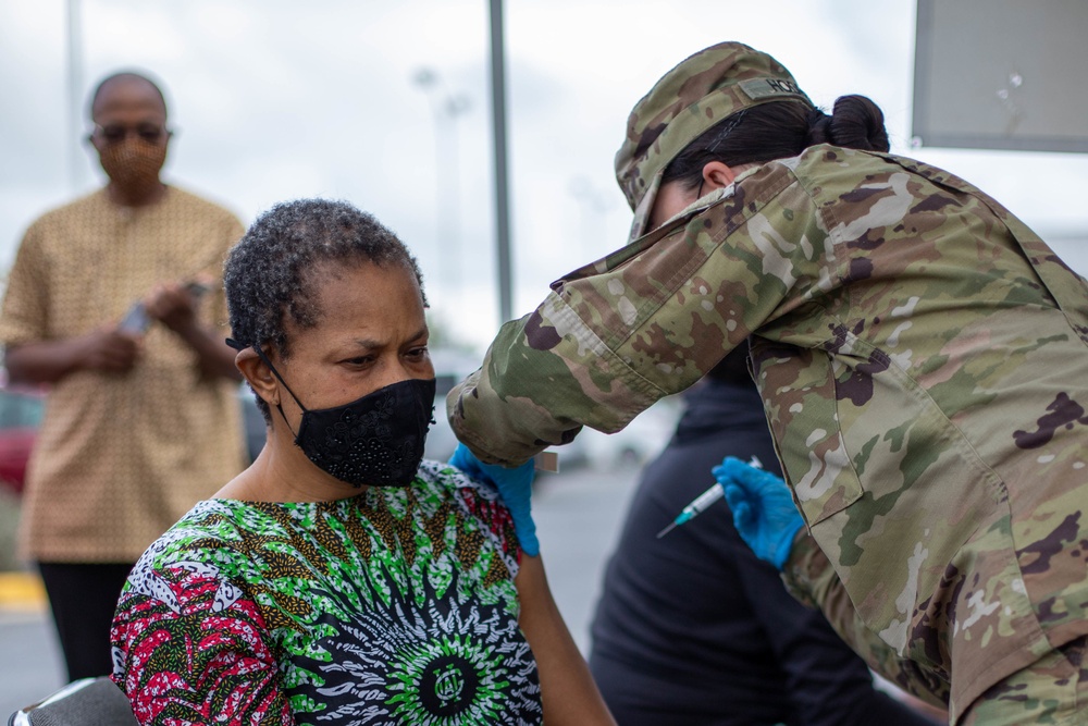 MDNG members of Maryland’s Vaccine Equity Task Force give COVID-19 vaccines in Takoma Park
