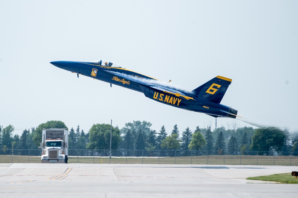 Blue Angels Navy Flight Demonstration Team – Fargo, North Dakota